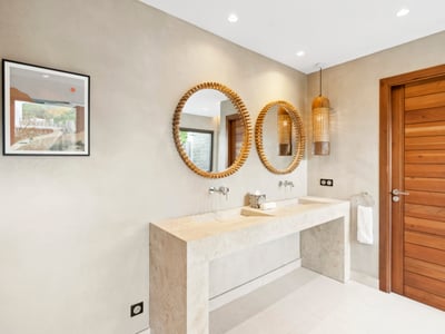 Luxury Villa Photo #47