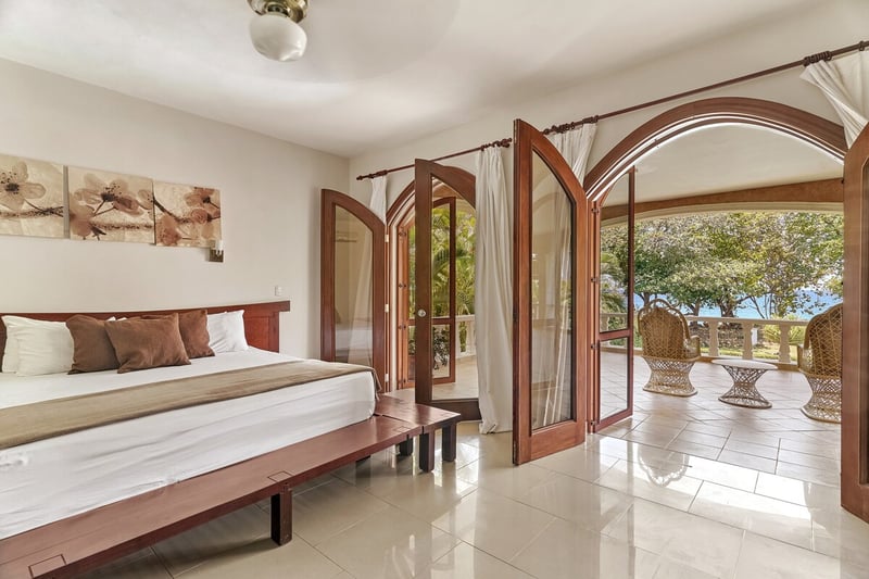 Colonial Beach Villa