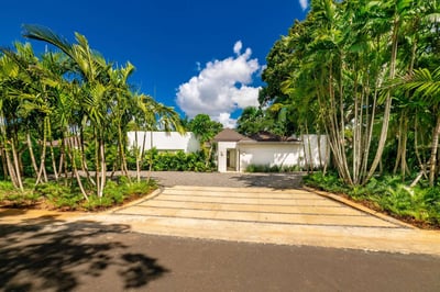 Luxury Villa Photo #23