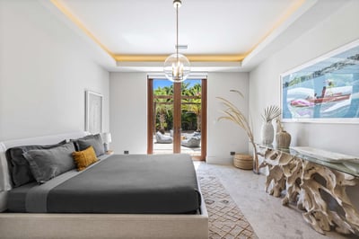 Luxury Villa Photo #36