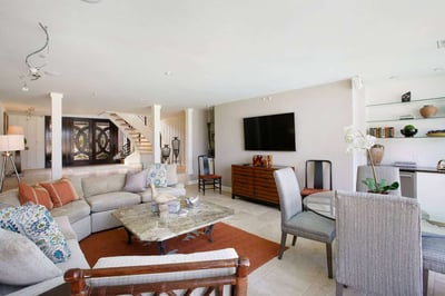 Luxury Villa Photo #31