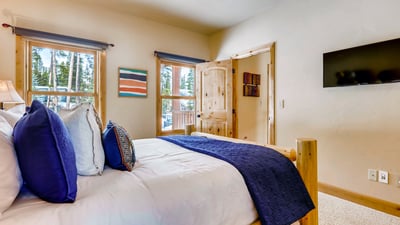 Queen room on main level