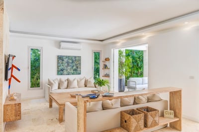 Luxury Villa Photo #18