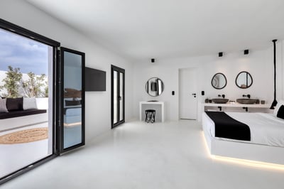 Luxury Villa Photo #16