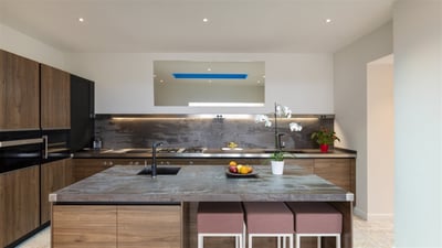 Dining Area & Kitchen