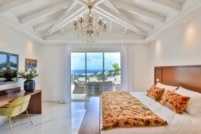 Luxury Villa Photo #35
