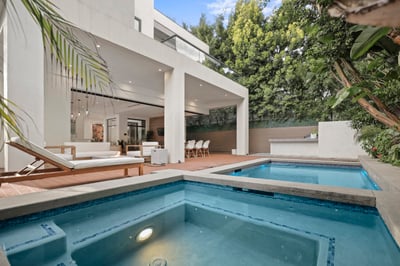 Luxury Villa Photo #3