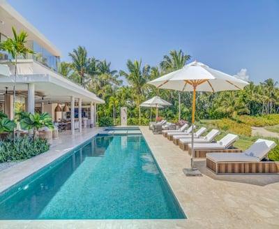 Luxury Villa Photo #8