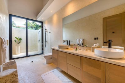 Luxury Villa Photo #19