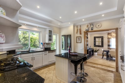 Luxury Villa Photo #13