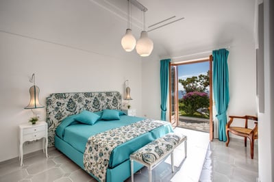 Luxury Villa Photo #22