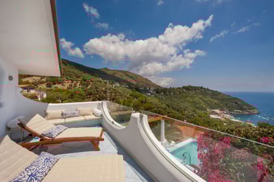 Luxury Villa Photo #6