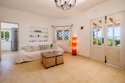 Luxury Villa Photo #18