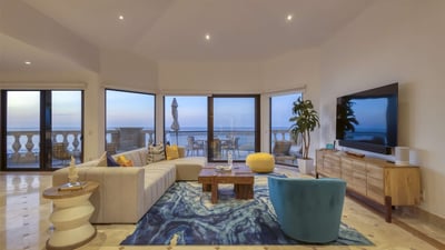 Luxury Villa Photo #5