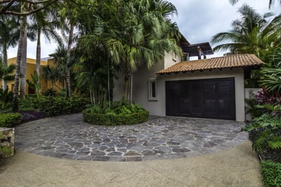 Luxury Villa Photo #19