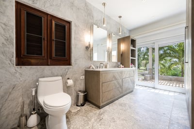 Luxury Villa Photo #17