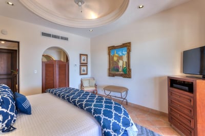 Luxury Villa Photo #33