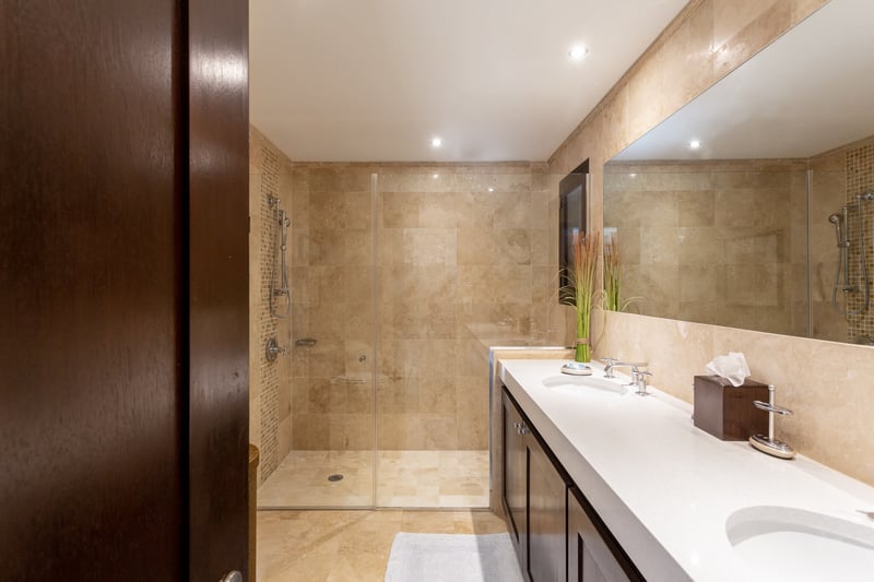 Coral Cove 14 | Crowsnest