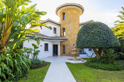 Luxury Villa Photo #5
