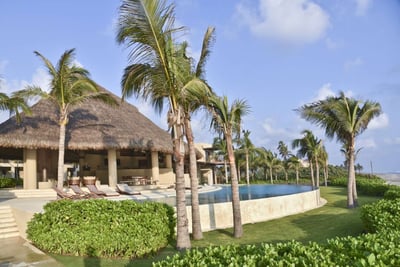 Luxury Villa Photo #2