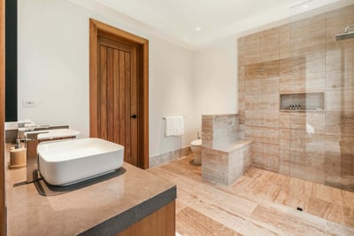 Luxury Villa Photo #42