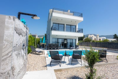Luxury Villa Photo #2