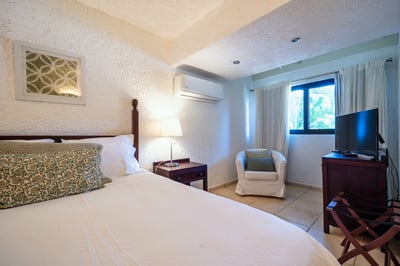 Luxury Villa Photo #13