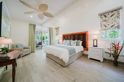 Luxury Villa Photo #34