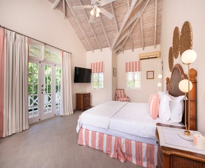 Luxury Villa Photo #32