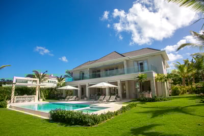 Luxury Villa Photo #3