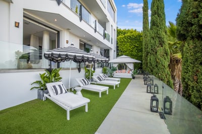 Luxury Villa Photo #16