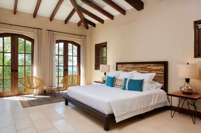 Luxury Villa Photo #16