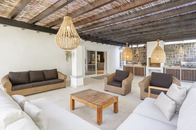 Luxury Villa Photo #9