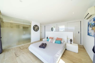 Luxury Villa Photo #21