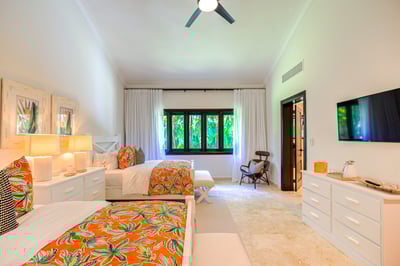 Luxury Villa Photo #41