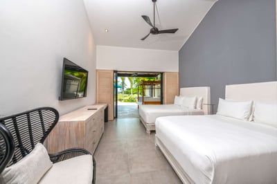 Luxury Villa Photo #22