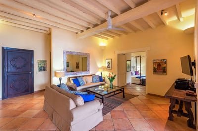 Luxury Villa Photo #24
