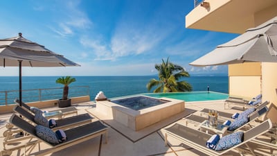 Luxury Villa Photo #6