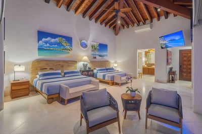 Luxury Villa Photo #45