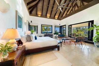 Luxury Villa Photo #15