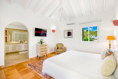 Luxury Villa Photo #26
