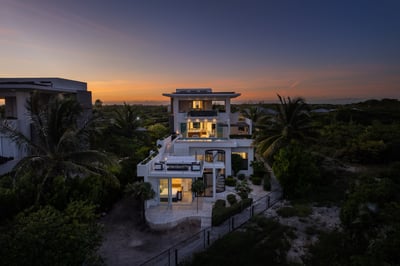 Luxury Villa Photo #27