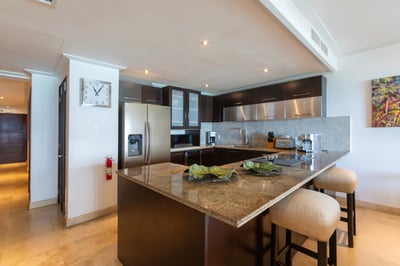 Luxury Villa Photo #4
