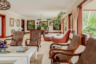Luxury Villa Photo #16