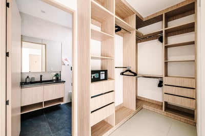 Penthouse Level | Suite #1 closet