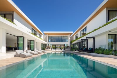 Luxury Villa Photo #4