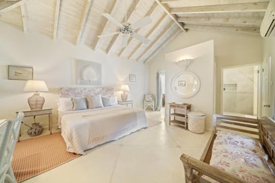 Luxury Villa Photo #38