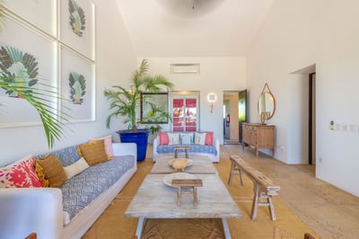 Luxury Villa Photo #12