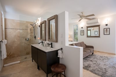 Luxury Villa Photo #41