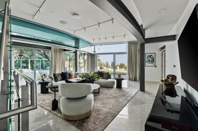 Luxury Villa Photo #16